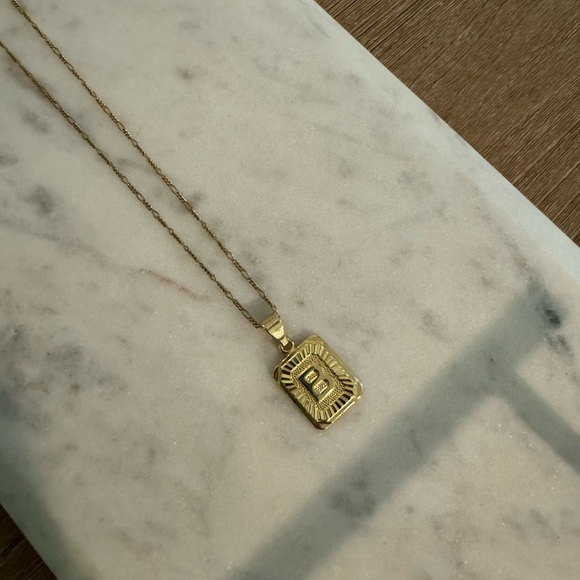 14k gold filled initial necklace “B” - Picture 4 of 4